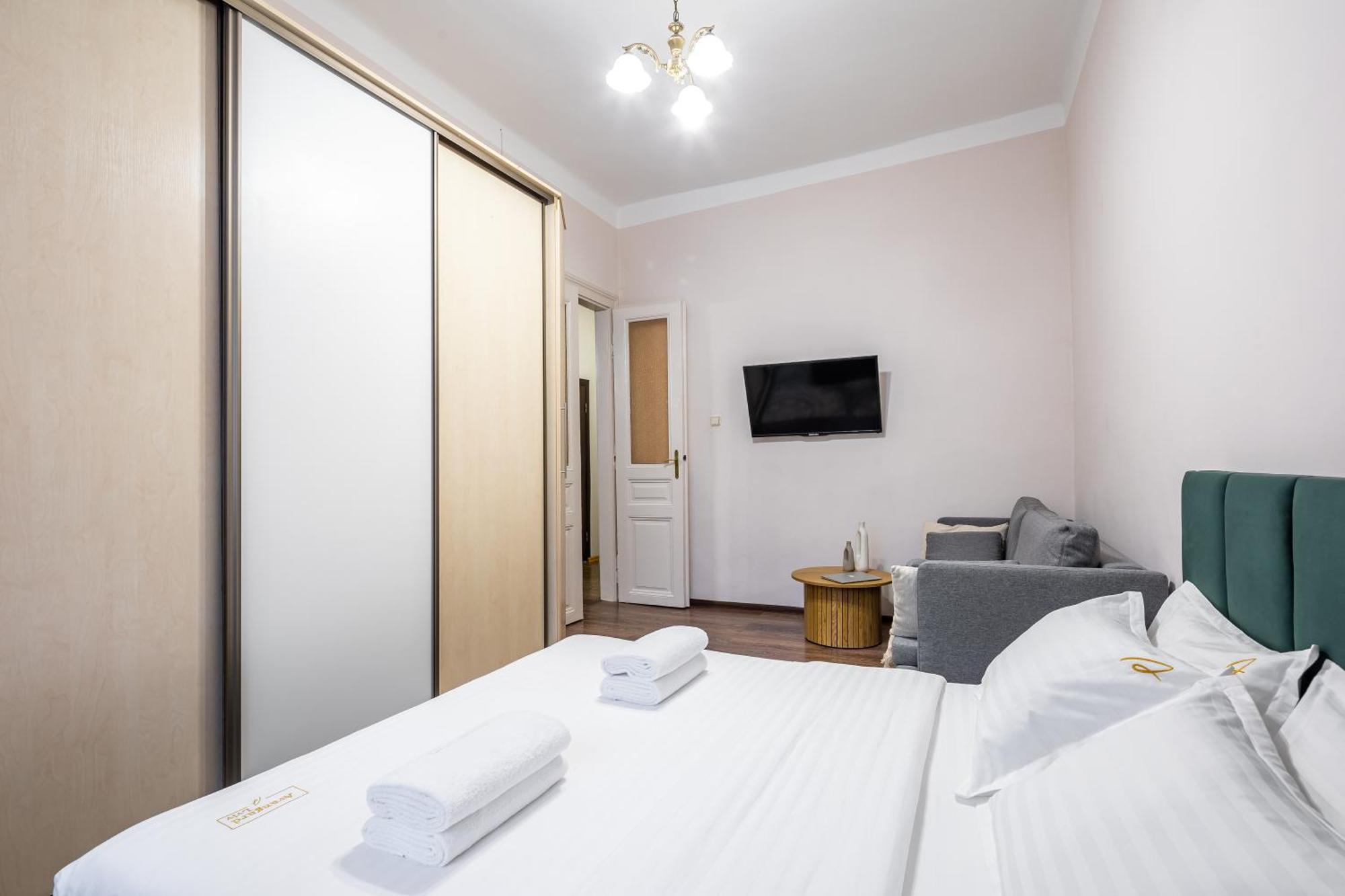 Avangard LChin*M Apartment Lviv Buitenkant foto